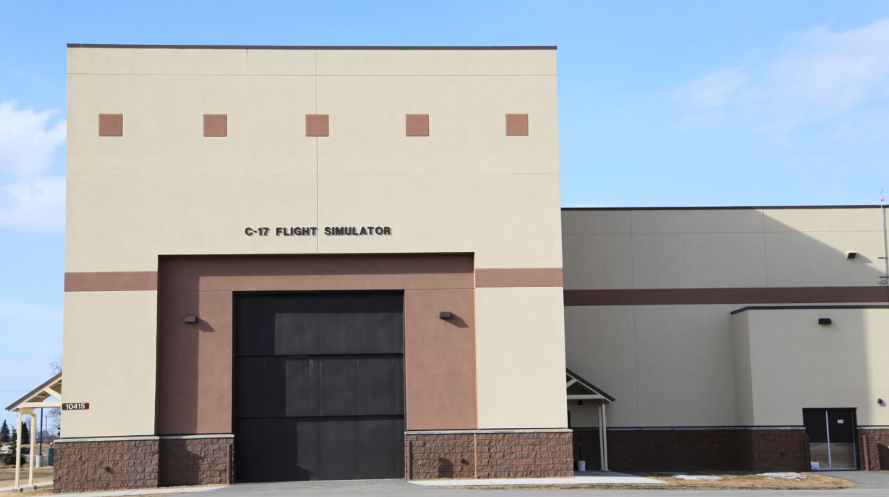 External photo of C-17 Flight Simulator Building in Alaska