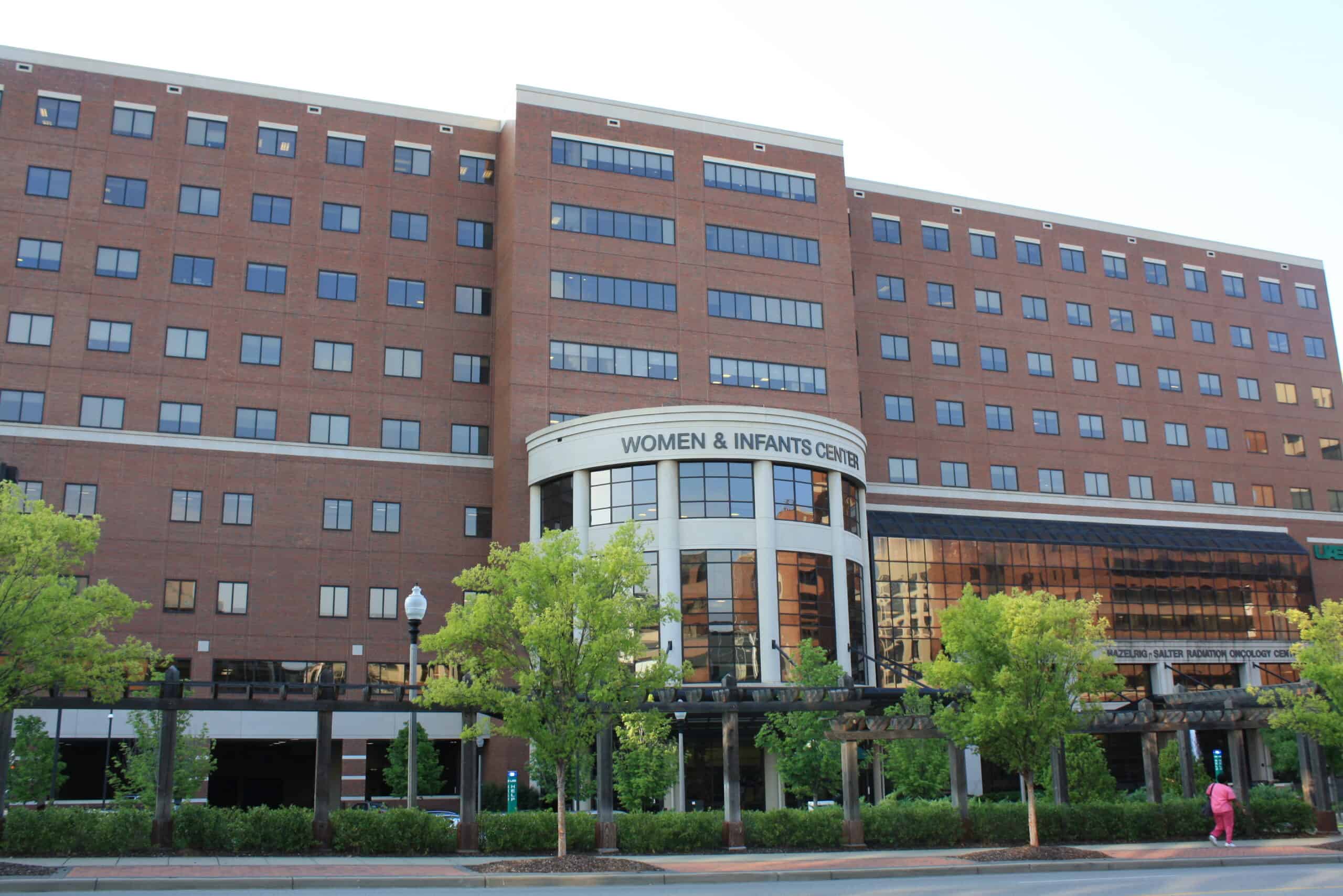 Photo of front of University of Alabama Birmingham Women and Infants Center